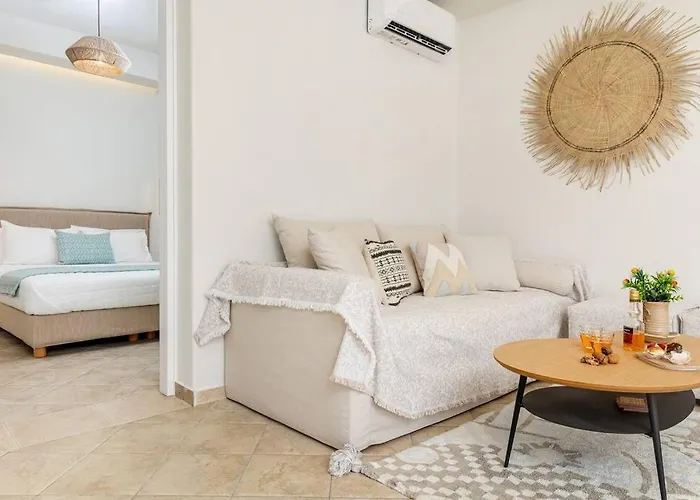 5 Star Residence 3Bdr, 2Bth, Roofdeck, Naxos Town
